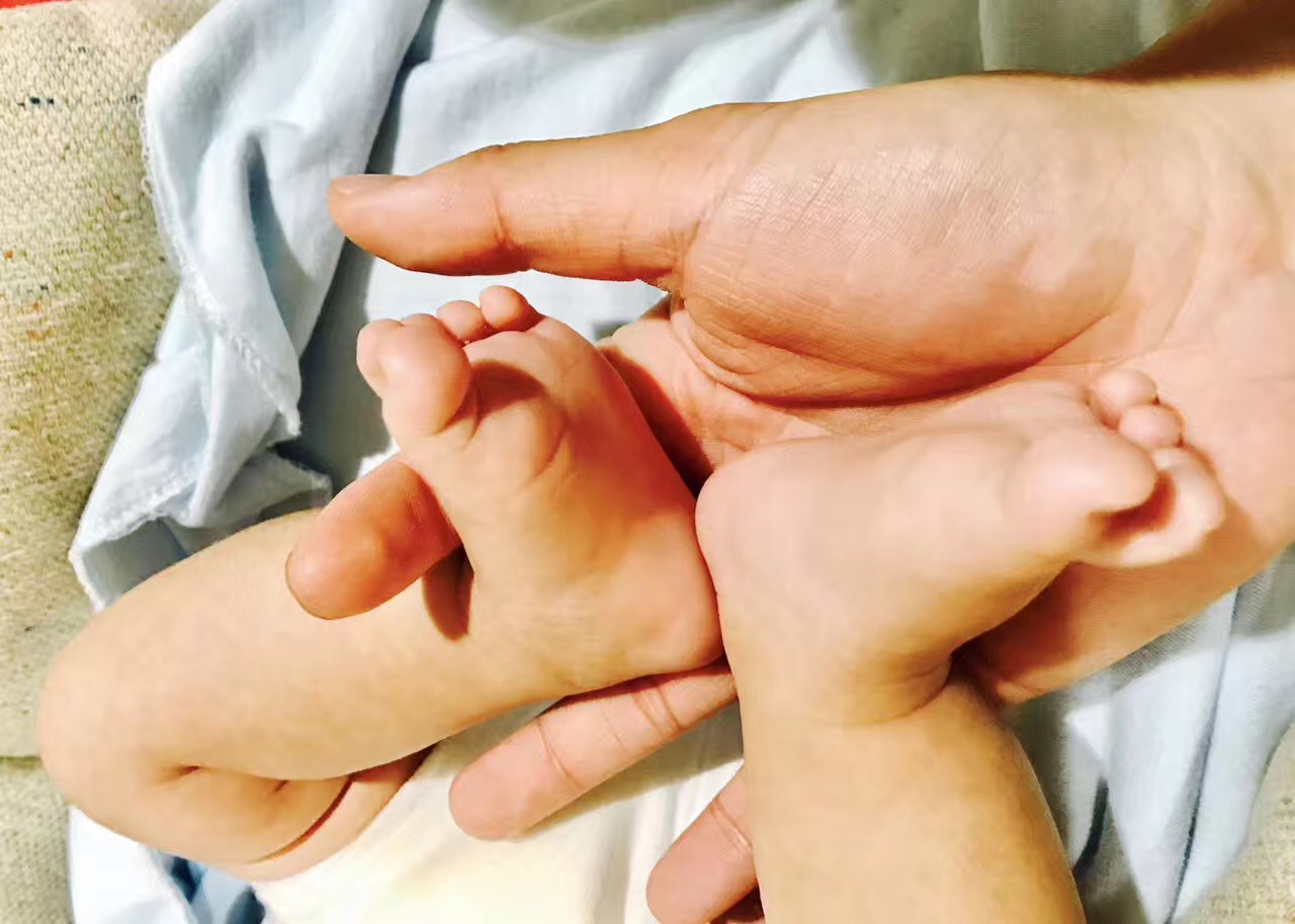 宝宝已经一个半月大了